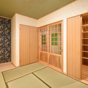 お母様の部屋 隣にウォーキングインクローゼット