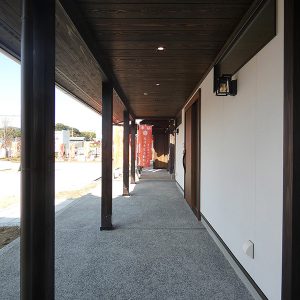 A棟ポーチ